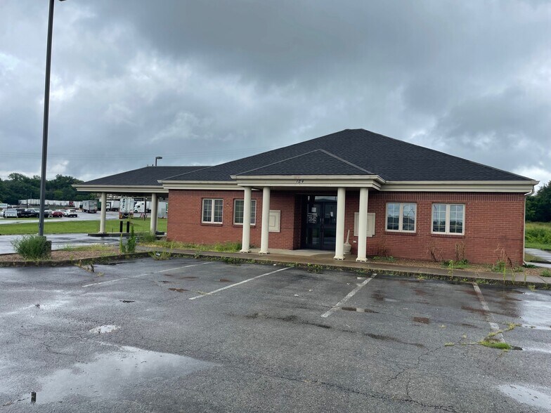 184 Stone Container Dr, Clarksville, TN for lease - Building Photo - Image 3 of 21