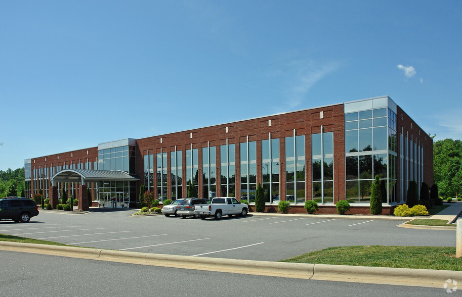 2660 Tate Blvd SE, Hickory, NC for lease - Building Photo - Image 3 of 5