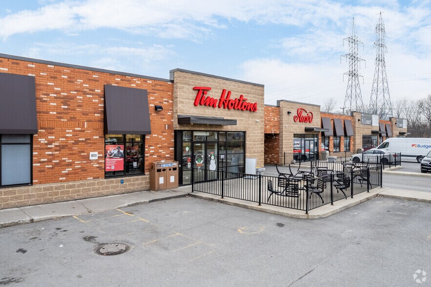 3550 Boul Pitfield, SaintLaurent, QC H4S 1W1 Retail for Lease