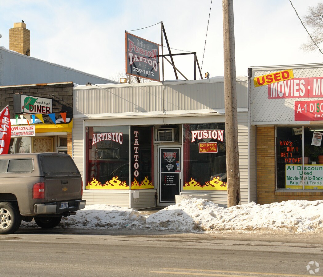 3612 Fenton Rd, Flint, MI 48507