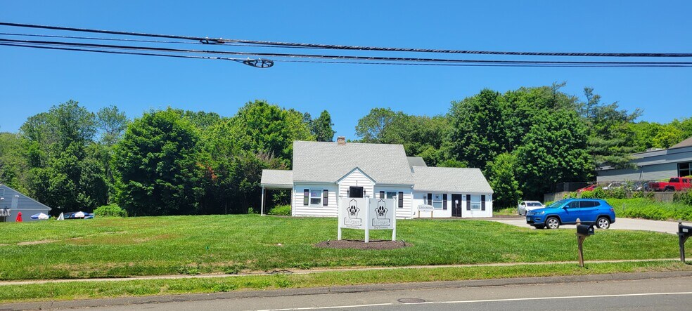 439 Monroe Tpke, Monroe, CT for lease - Primary Photo - Image 1 of 3