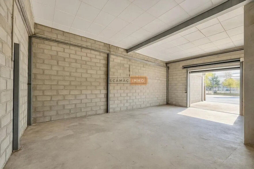 Industrial in Puget-sur-Argens for lease - Interior Photo - Image 2 of 5