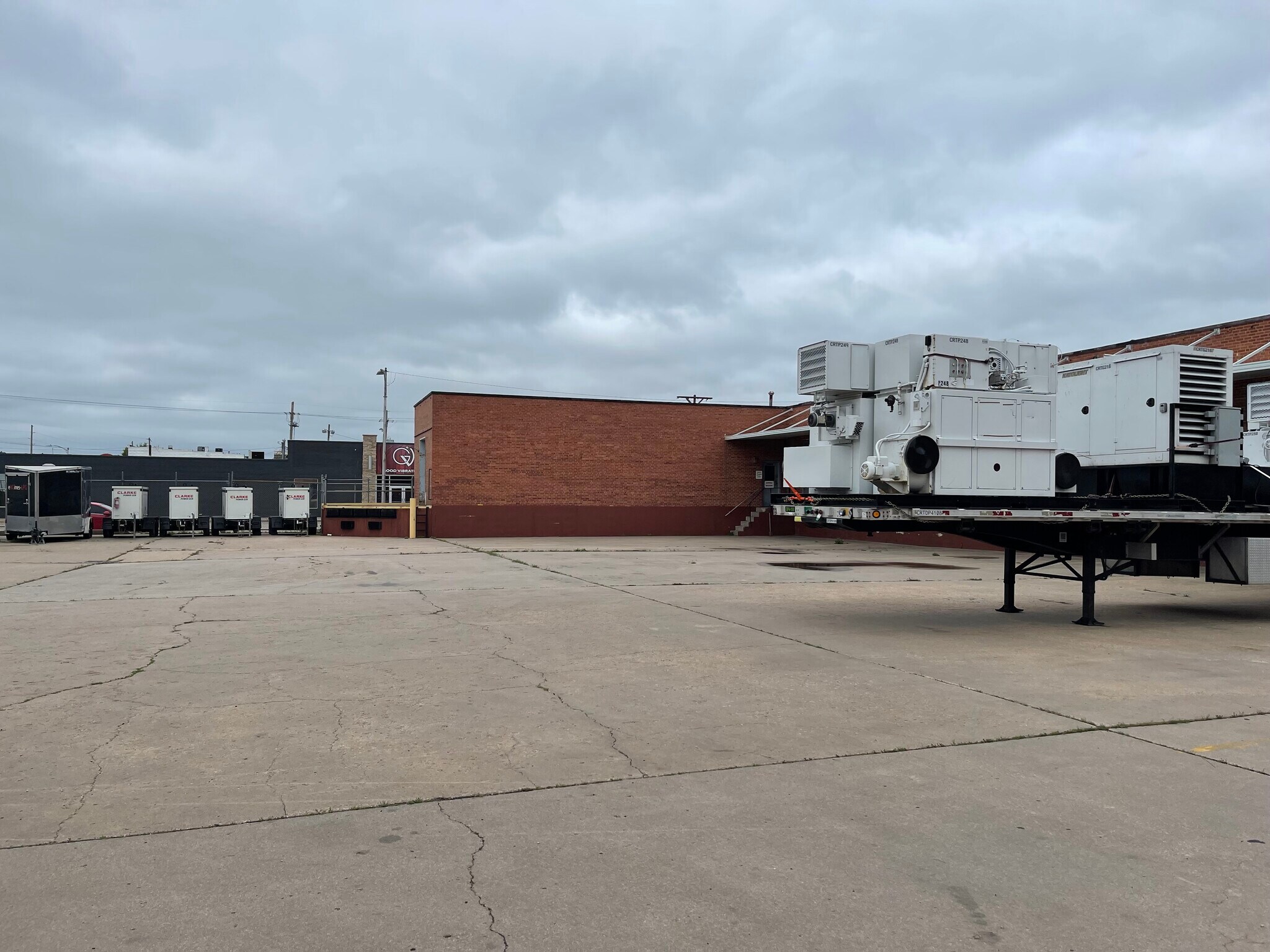 120 E 3rd St, Hutchinson, KS 67501 Sara Lee Bakery