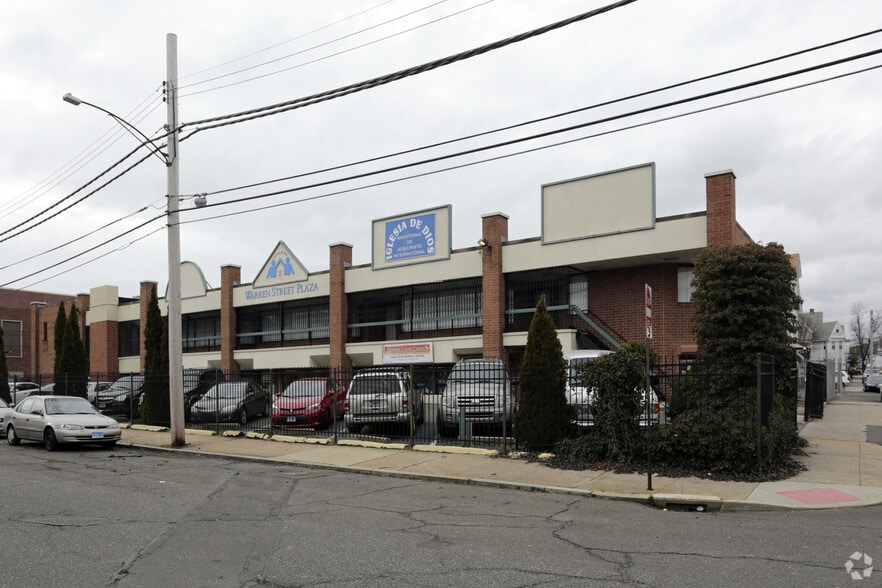 215 Warren St, Bridgeport, CT for lease - Primary Photo - Image 1 of 11