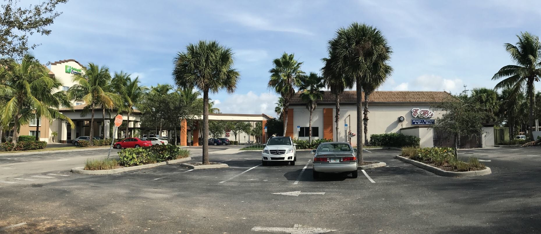 1775 Davis Blvd, Naples, FL 34102