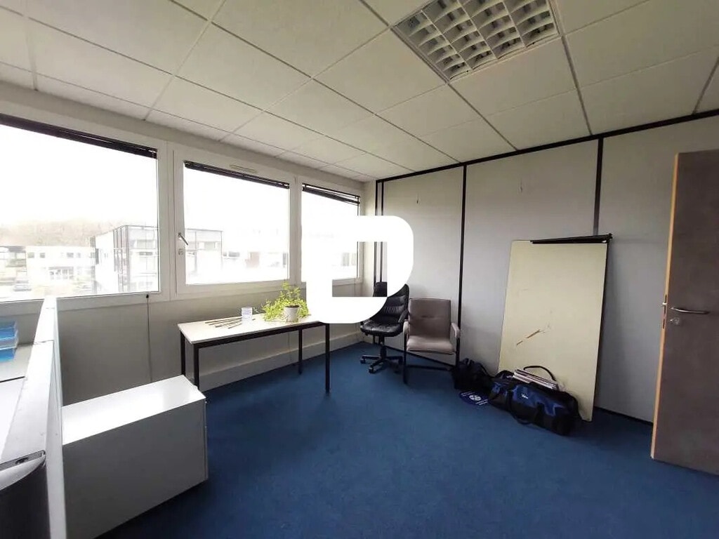 Location Bureaux 201 m² - Photo 1