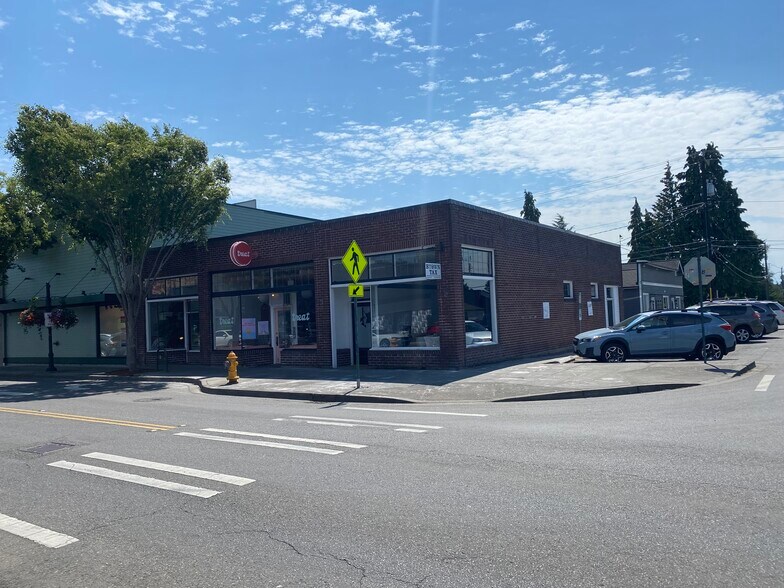 823 SW 152nd St, Burien, WA 98166