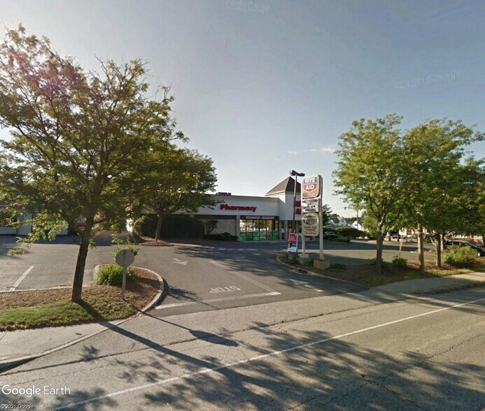 92 Willow St, Torrington, CT for sale - Primary Photo - Image 1 of 1