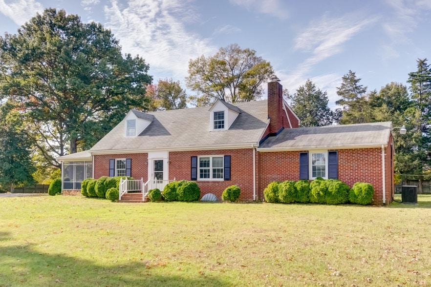 10500 Staples Mill Rd, Glen Allen, VA 23060