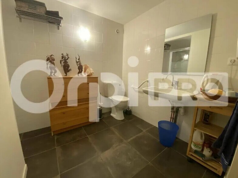 Flex in Villefranche-sur-Saône for sale - Interior Photo - Image 3 of 6