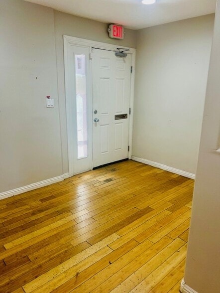 612 S 3rd St, Las Vegas, NV for lease - Building Photo - Image 2 of 4