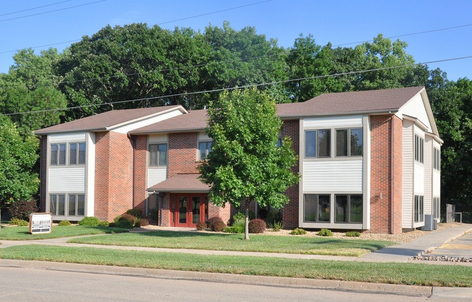 Shunga Creek Office, Topeka, KS for sale - Primary Photo - Image 1 of 5