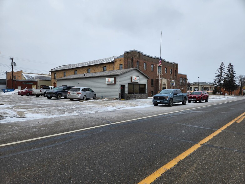 207 Park Ave S, Park Rapids, MN for lease - Building Photo - Image 1 of 11