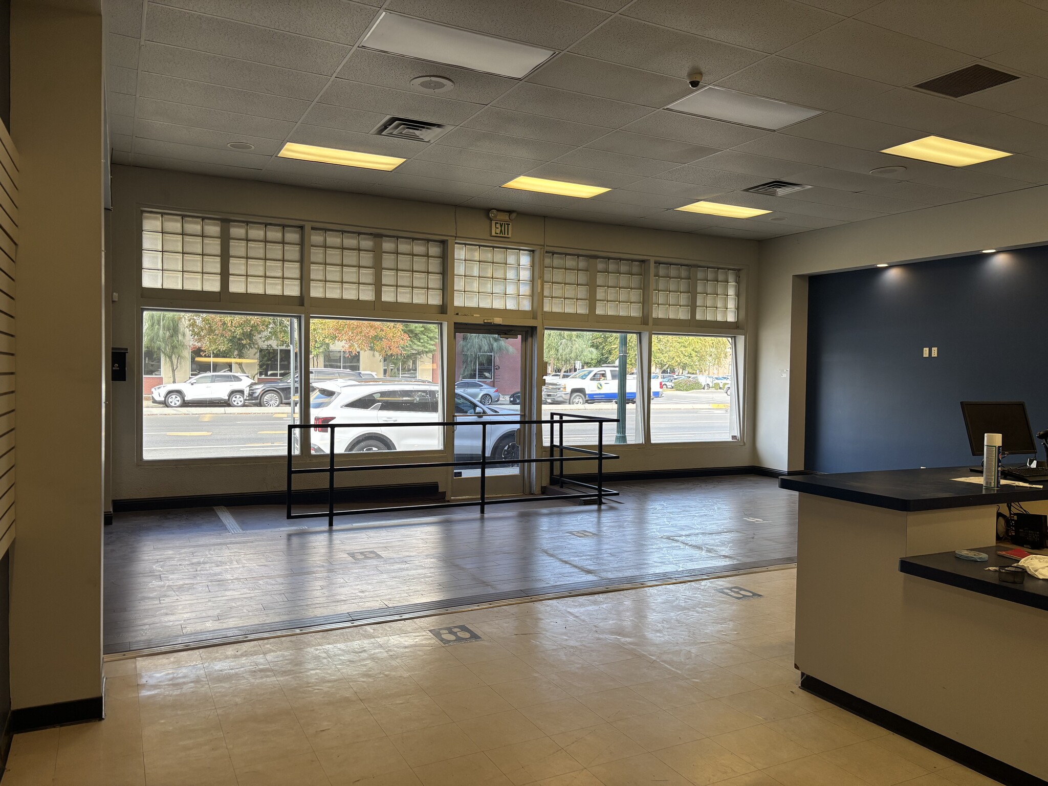 2526-2530 Chester Ave, Bakersfield, CA for lease Interior Photo- Image 1 of 4