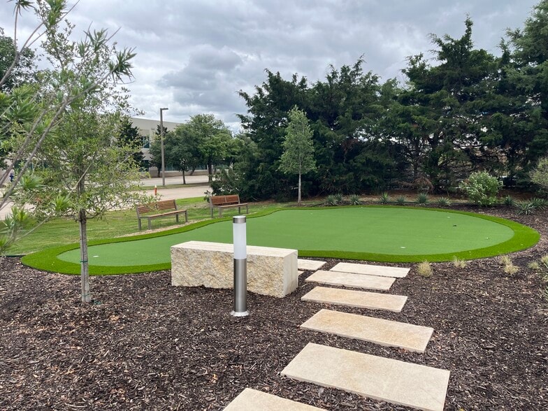 7979 N Belt Line Rd, Irving, TX for lease - Building Photo - Image 2 of 22