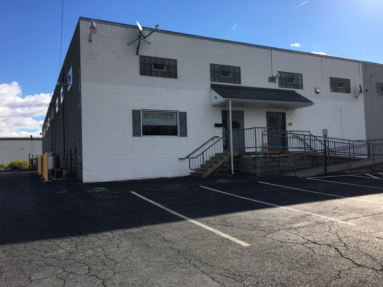 5500 Paxton St, Harrisburg, PA for lease - Primary Photo - Image 1 of 8