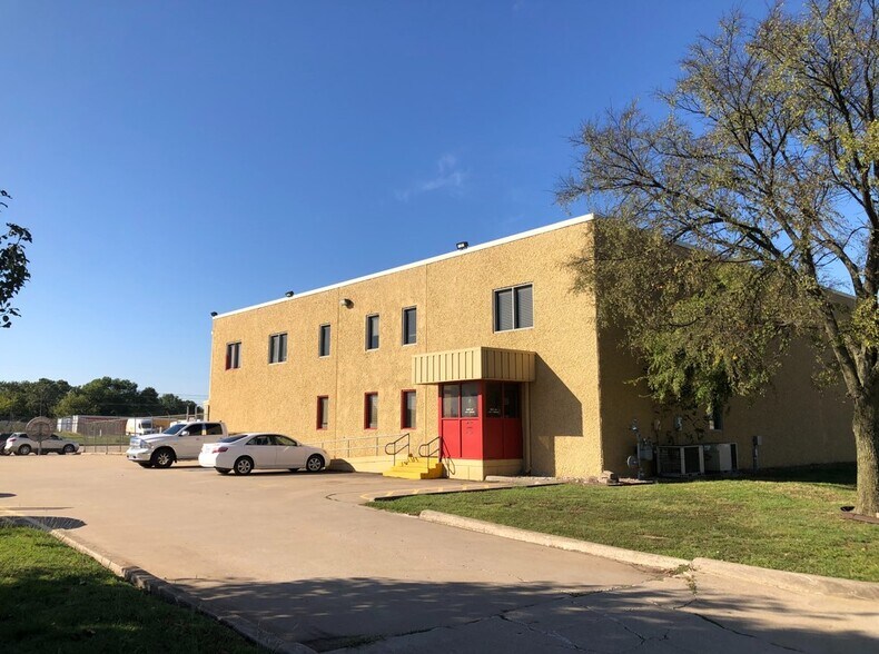 11124 E Marshall St, Tulsa, OK for sale - Building Photo - Image 1 of 1