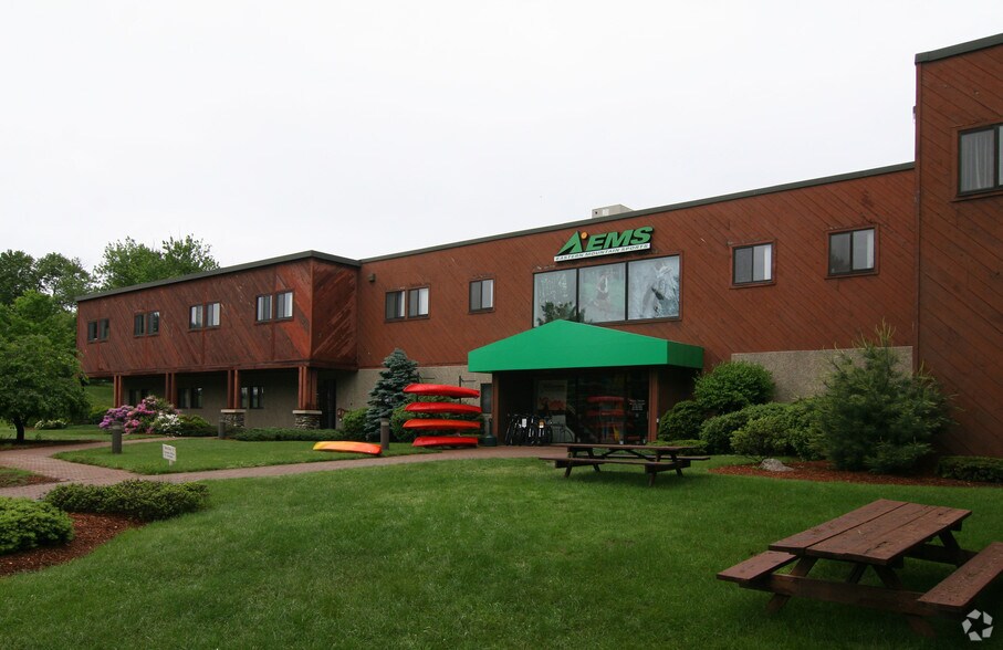 1 Vose Farm Rd, Peterborough, NH for lease - Primary Photo - Image 1 of 4