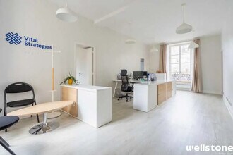 Office in Paris for lease Interior Photo- Image 2 of 8