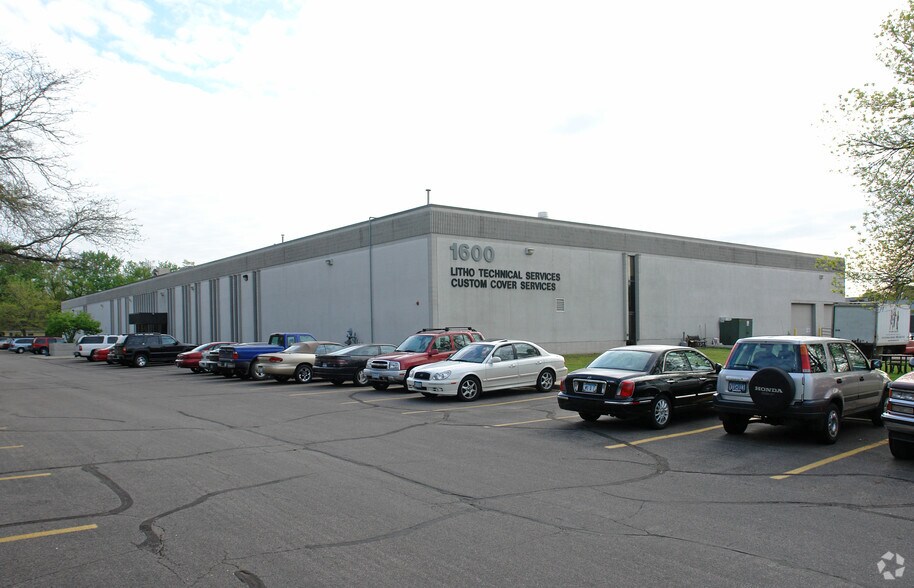 1600 W 92nd St, Bloomington, MN for sale - Primary Photo - Image 1 of 1