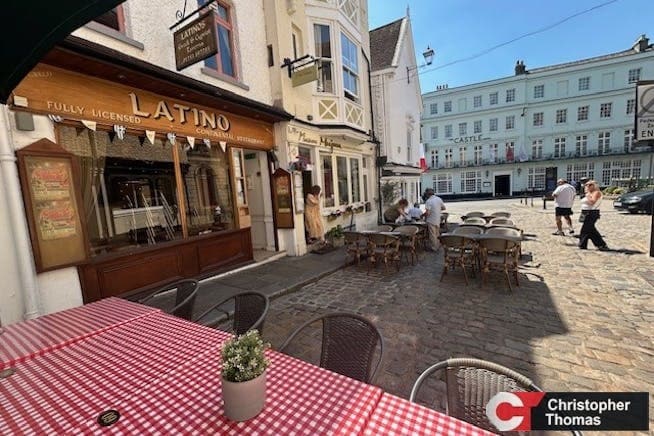 1-3 Church Ln, Windsor for lease - Building Photo - Image 2 of 5