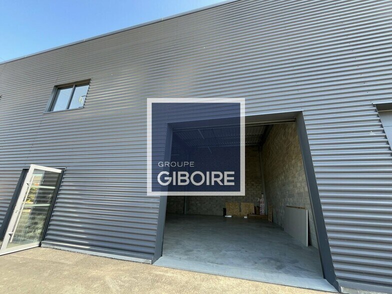 Industrial in Le Rheu for lease - Building Photo - Image 3 of 14