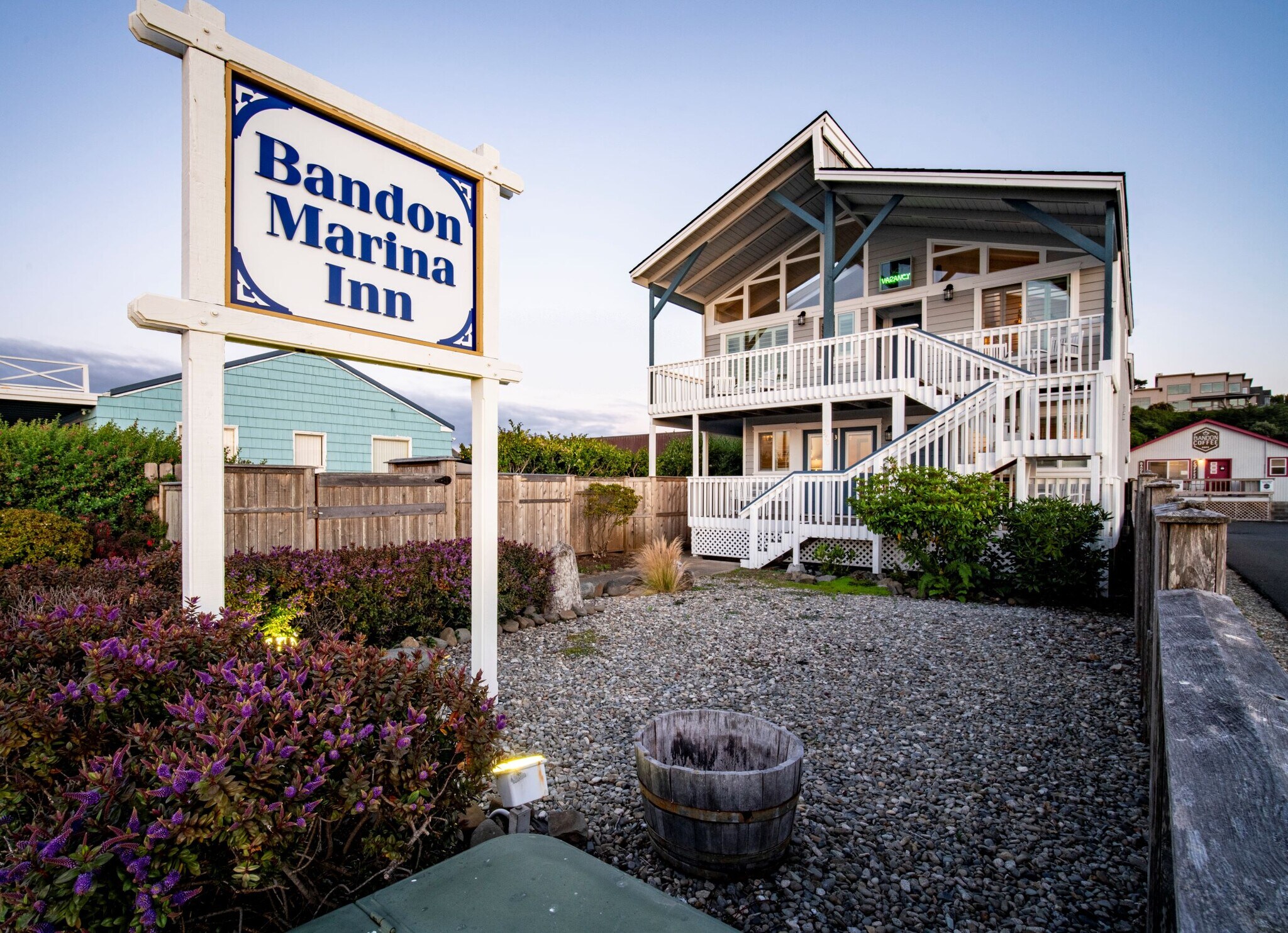 370 1st St SE, Bandon, OR for sale Primary Photo- Image 1 of 1