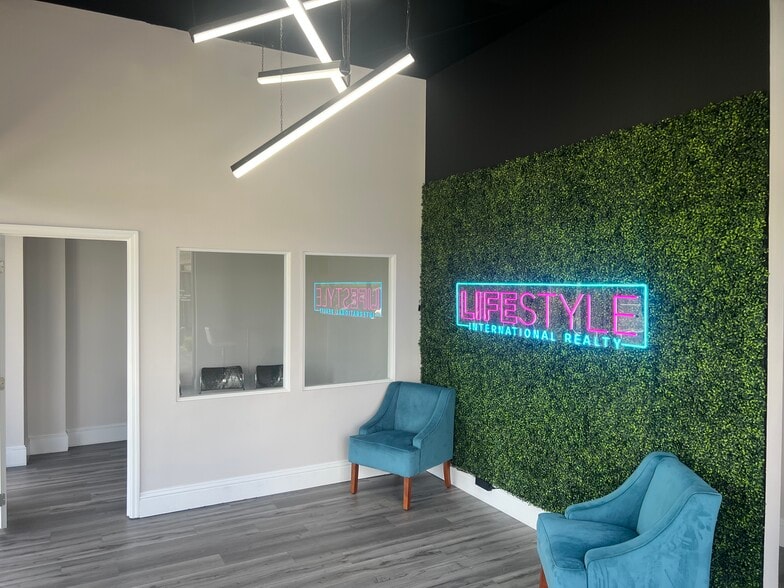 7444 Narcoossee Rd, Orlando, FL for lease - Building Photo - Image 1 of 9