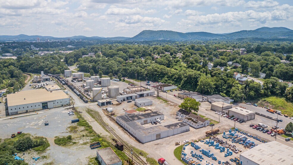 2725 Roanoke Ave SW, Roanoke, VA for sale - Building Photo - Image 1 of 1