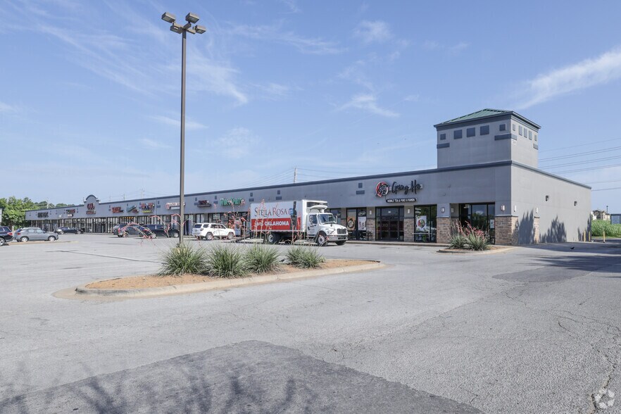 10848 S Memorial Dr, Tulsa, OK for lease - Building Photo - Image 2 of 12