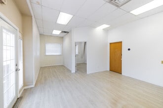 131 N Lake St, Grass Lake, MI for sale Interior Photo- Image 2 of 3