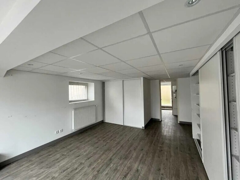 Office in Liffré for lease - Building Photo - Image 3 of 9