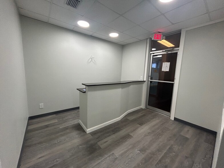 5100 Hollywood Blvd, Hollywood, FL for lease - Building Photo - Image 3 of 15