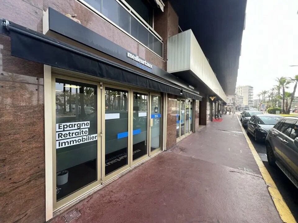 Retail in Cannes for sale Building Photo- Image 1 of 4