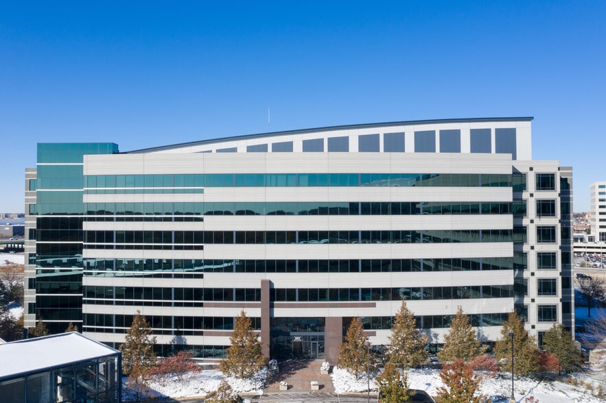 3005 Highland Pky, Downers Grove, IL for lease - Building Photo - Image 2 of 15