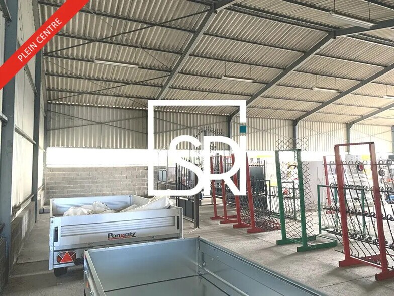 Industrial in Cournon-d'Auvergne for sale - Building Photo - Image 3 of 10