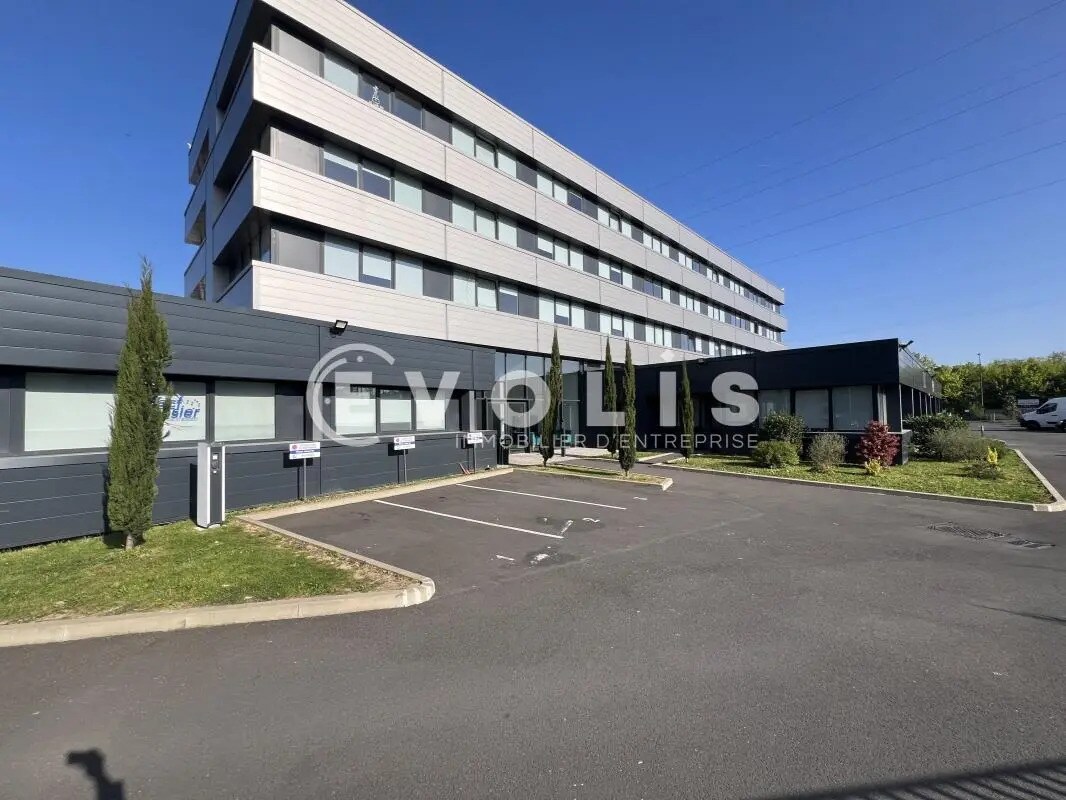 Office in Rosny-sous-Bois for lease Building Photo- Image 1 of 14