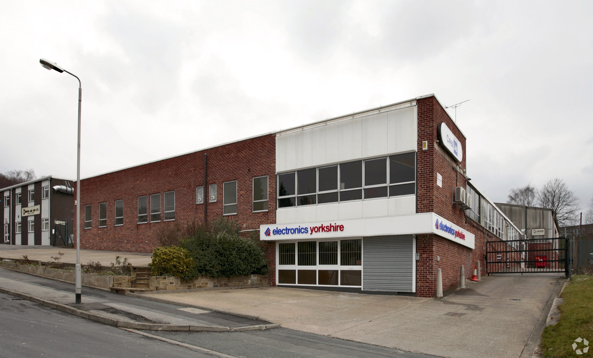 Clayton Wood Rise, Leeds for sale Primary Photo- Image 1 of 1