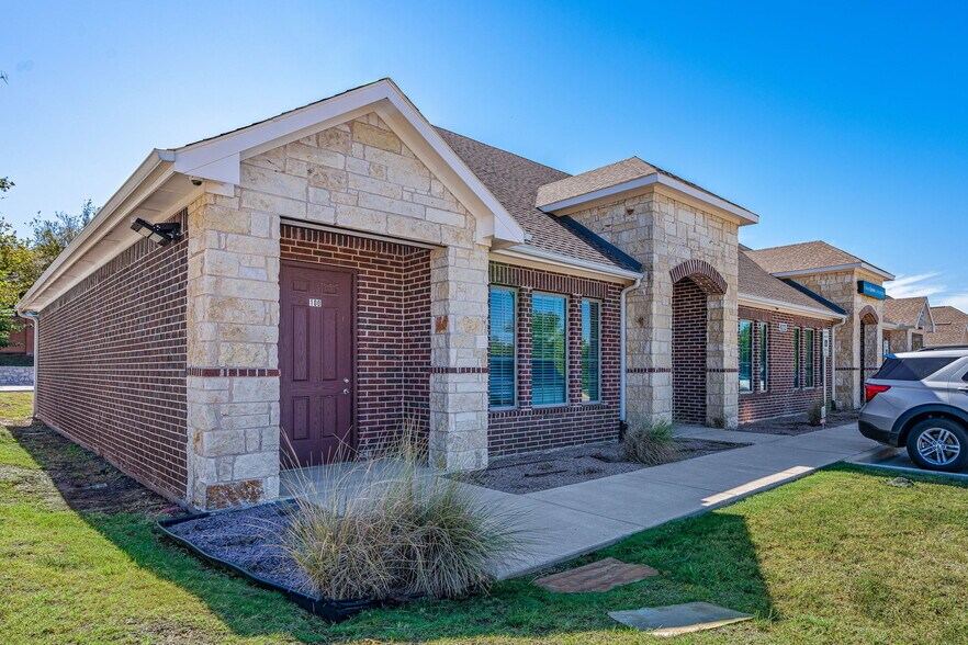 8212 Liberty Grove Rd, Rowlett, TX 75089 Office/Medical for Lease