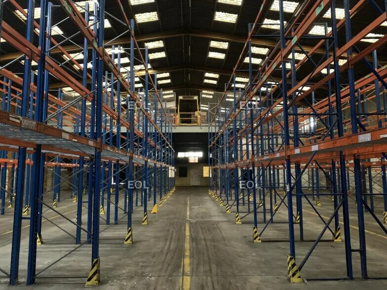 Industrial in Villeneuve-la-Garenne for lease - Interior Photo - Image 3 of 11