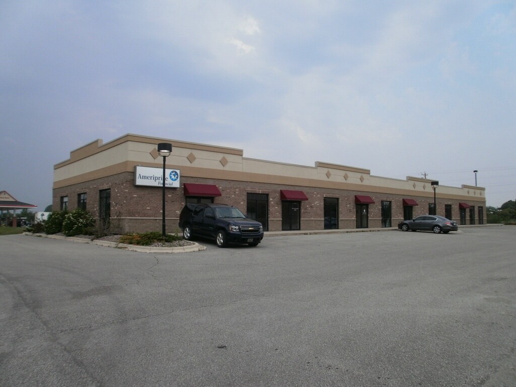 1188011884 Velp Ave, Suamico, WI 54313