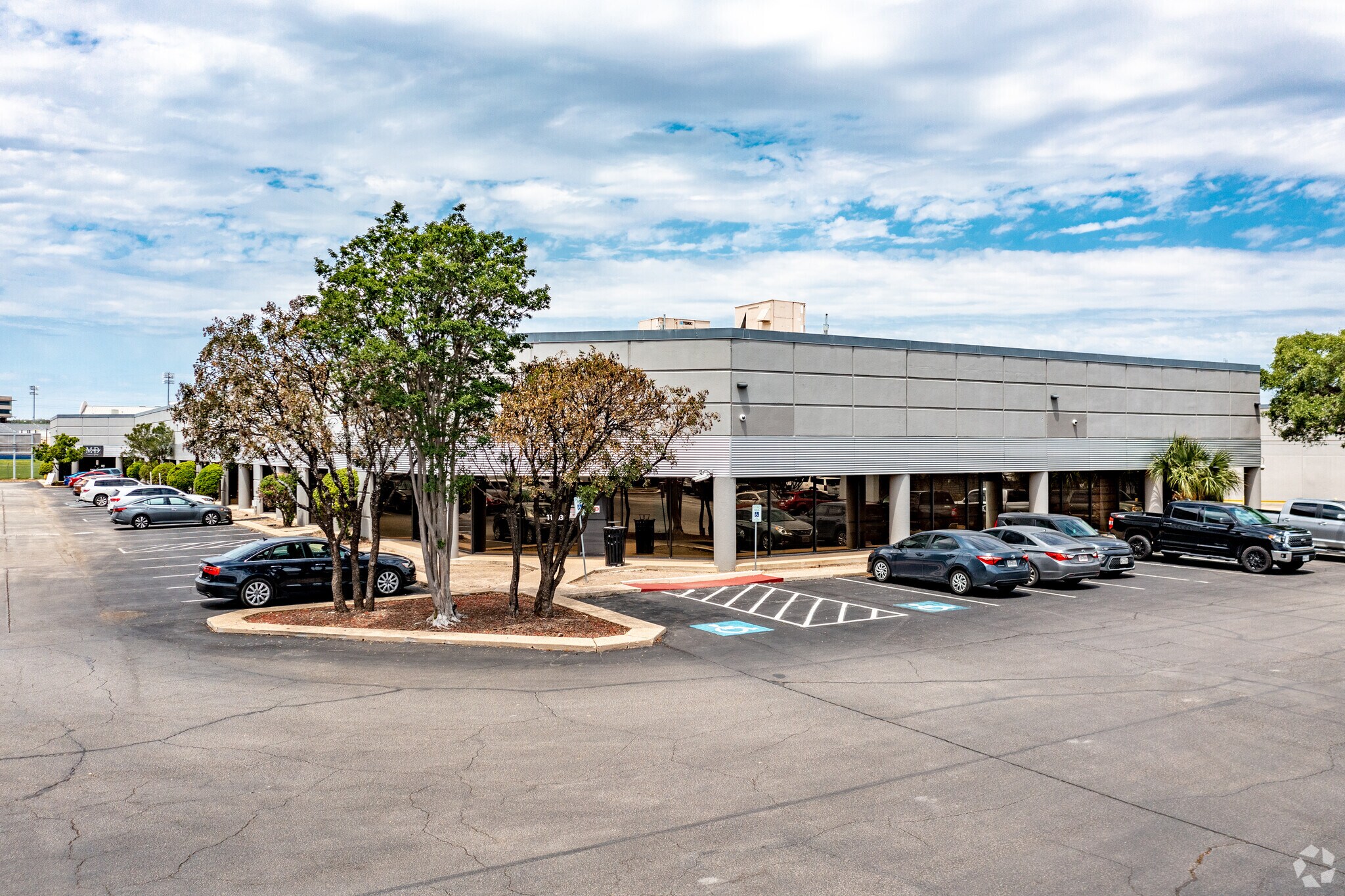 11803-11889 Starcrest Dr, San Antonio, TX for sale Building Photo- Image 1 of 1