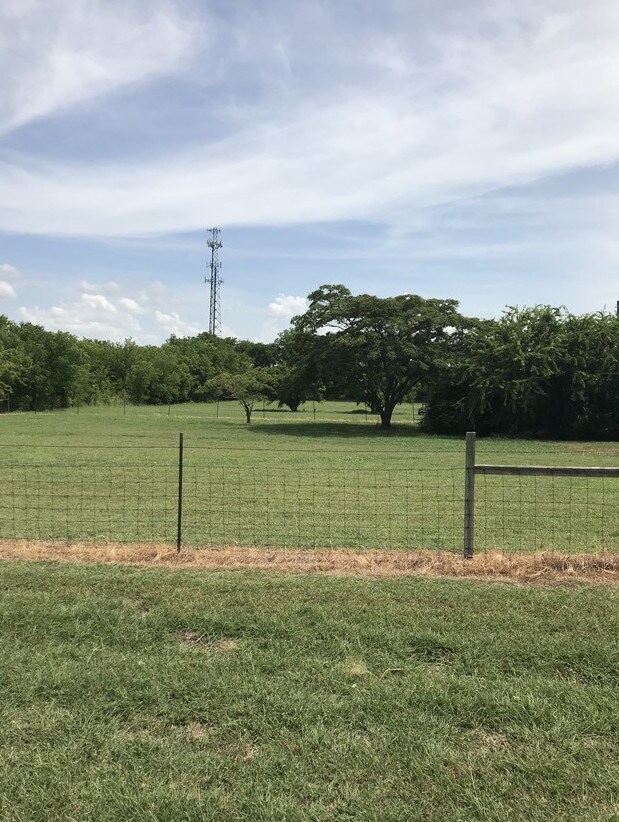 17556 Matany Rd, Justin, TX for sale Primary Photo- Image 1 of 1