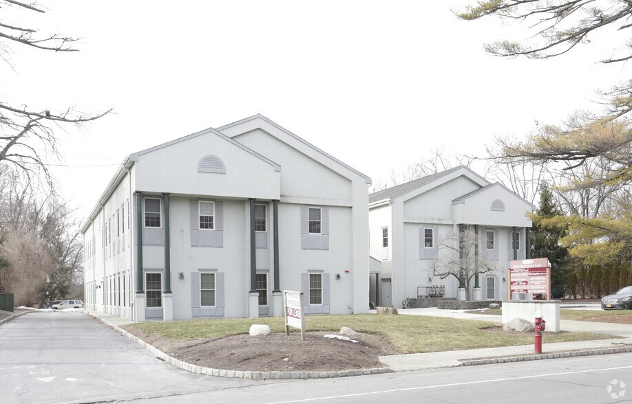 275 N Middletown Rd, Pearl River, NY for sale - Primary Photo - Image 1 of 1