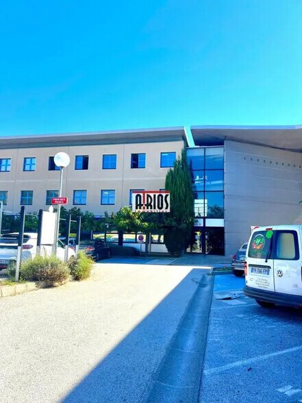 Office in La Garde for lease - Building Photo - Image 2 of 13