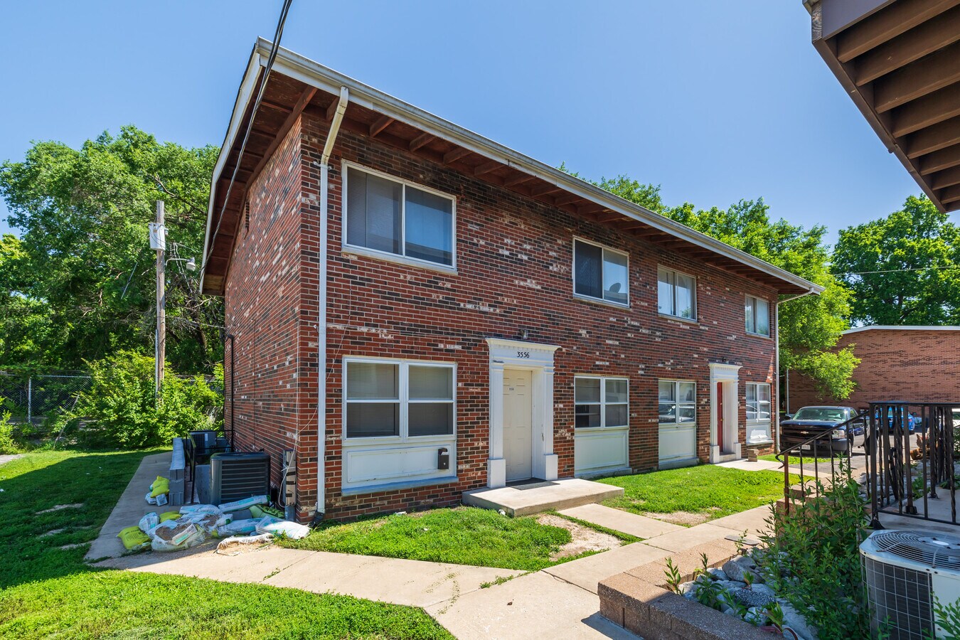 3510 Glentown Ln, Breckenridge Hills, MO 63114