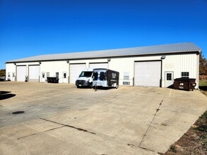 2810 Hundman Dr, Champaign, IL for lease Interior Photo- Image 1 of 2