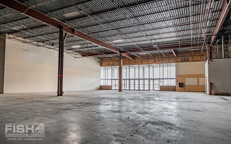 3231 Lycoming Creek Rd, Williamsport, PA for lease - Interior Photo - Image 3 of 12