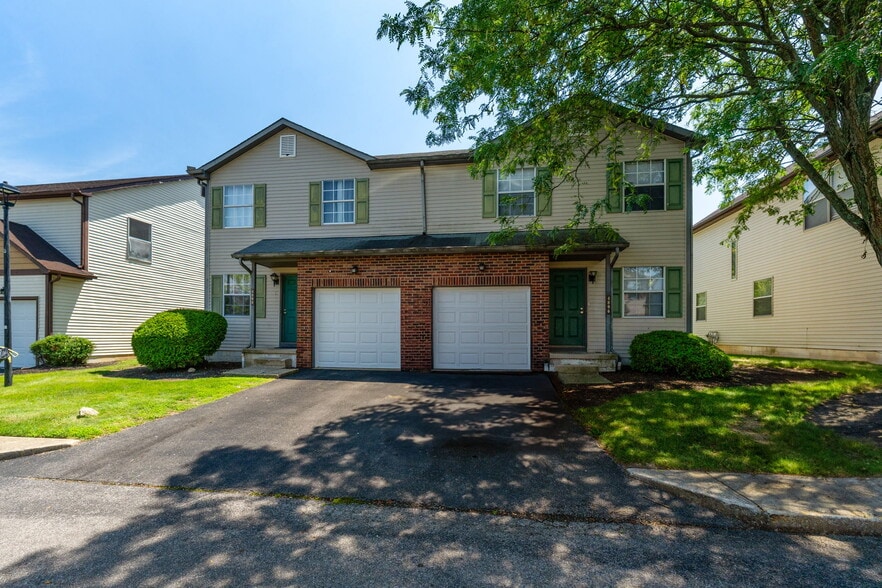 4890 Princess Diana Ct, Hilliard, OH for sale - Building Photo - Image 2 of 6