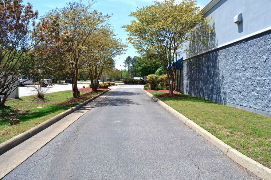 4740 George Washington Memoria Hwy, Yorktown, VA for lease - Building Photo - Image 3 of 5